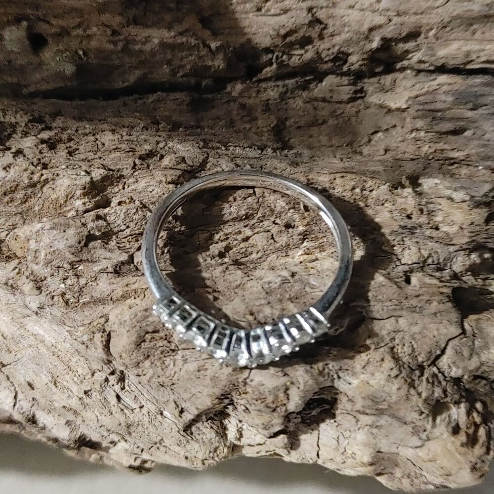 Jeulia Ring Size 9 Vintage Sterling Silver Stackable Wrap Moissanite Accents - Picture 12 of 15